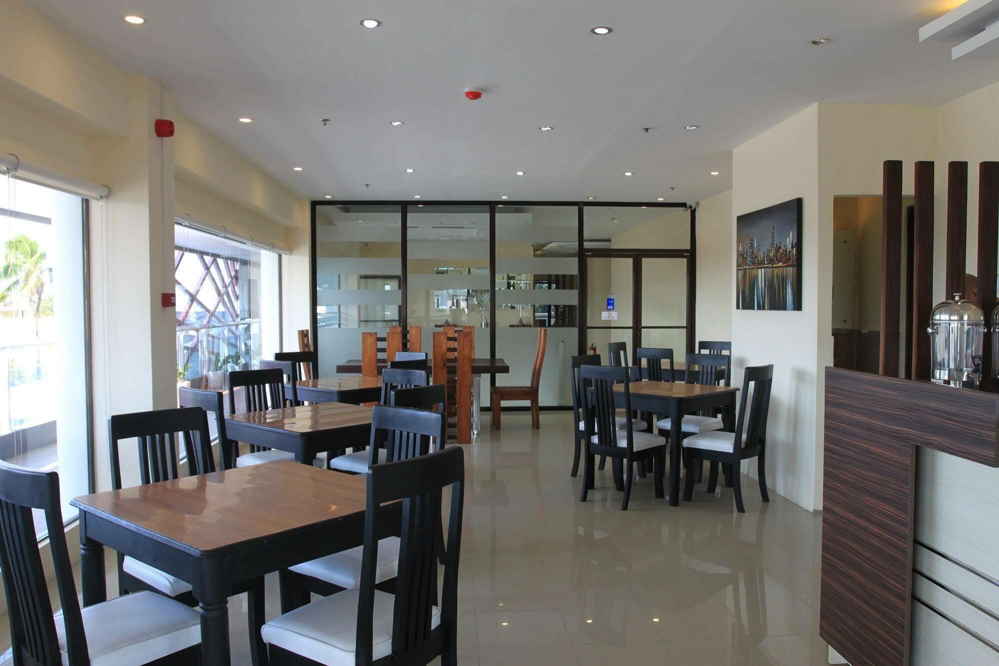 Sumo Asia Hotels - Davao City Екстериор снимка